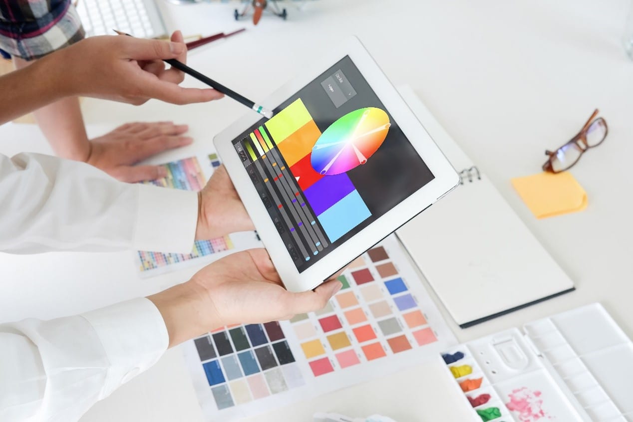 Paleta de colores moderna utilizada en el diseño de interfaces digitales para mejorar la experiencia del usuario.